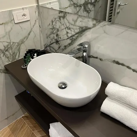 Rossovino Boutique Oda ve Kahvaltı Milano